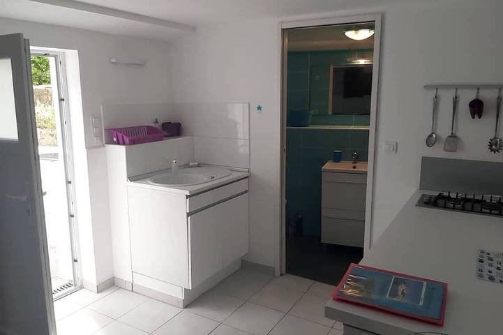Ganze Wohnung, Im malerischen Malmousque-Viertel, 2 Minuten vom Meer entfernt, in der Nähe des idealen Zentrums 2 Pers in Marseille, Marseille und Umgebung
