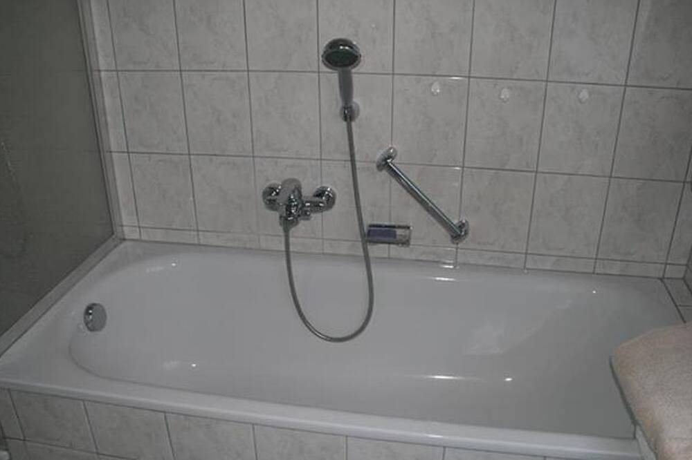 Ganze Wohnung, Nicole Klingel - Appartement/Fewo, Dusche und Bad, Wc, 3 Schlafräum in Grenderich, Traben-Trarbach und Umbegung