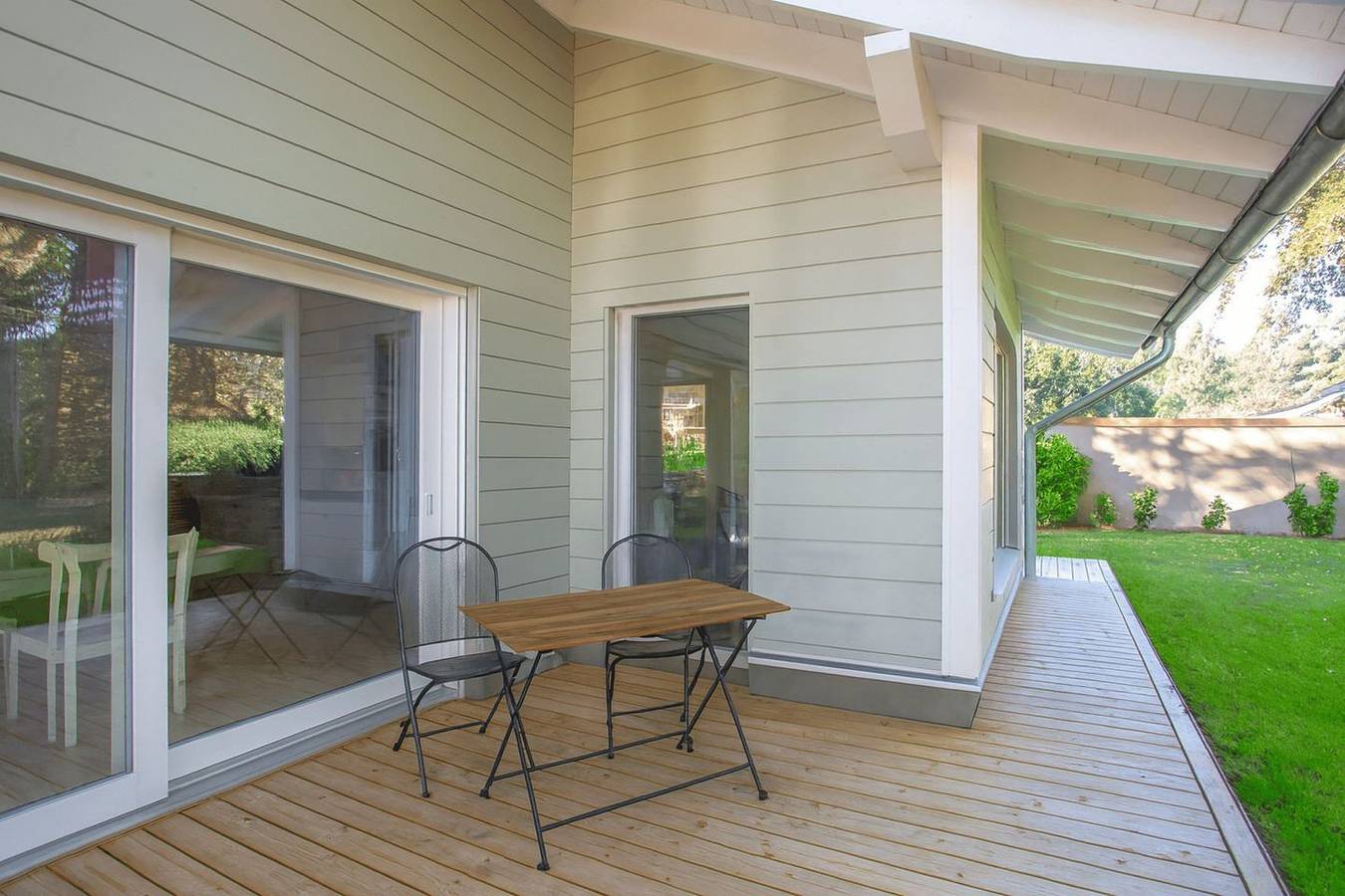 Ferienhaus „Zum Hafen 21“ in Zislow – Stilvoll entspannen zwischen Wald und See in Zislow, Plauer See