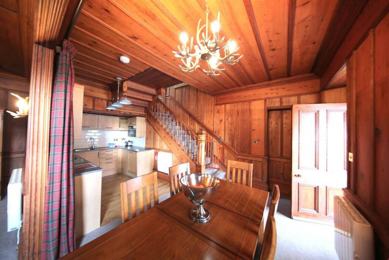 Loch Rannoch Highland Club, Lochside Lodge 01 in Perthshire