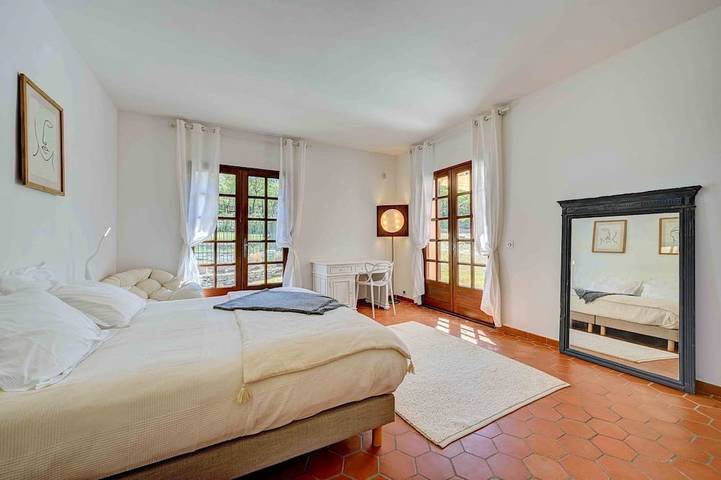 Location de vacances pour 10 personnes, avec jardin, animaux acceptés à Peynier - 2