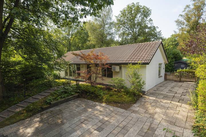 Villa per 12 persone, con terrazza e balcone/terrazza in Commune di Apeldoorn