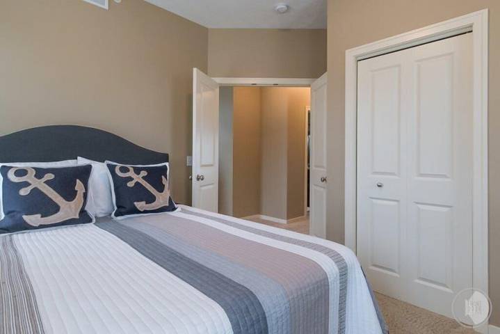 Vacation rental for 6 people, with pool and balcony in Saugatuck