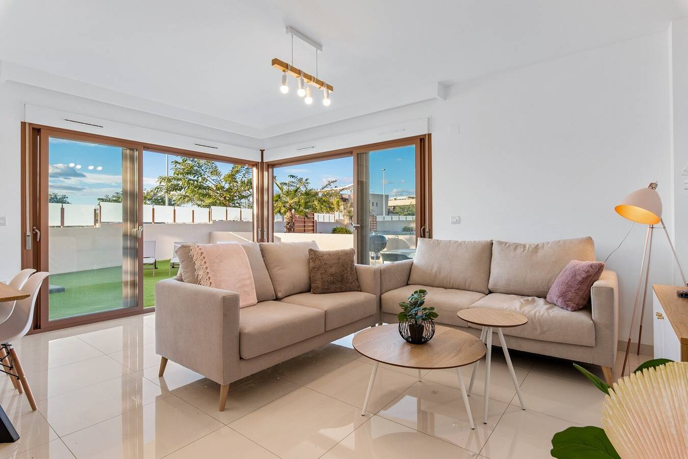 Entire apartment, Apartment 'Michael' with Shared Pool, Wi-Fi and Air Conditioning in Torre de la Horadada, Pilar de la Horadada