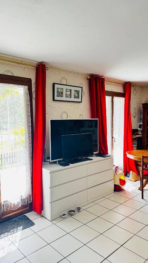 Appartement de vacances entier, Double Room in Quetigny, Région de Dijon