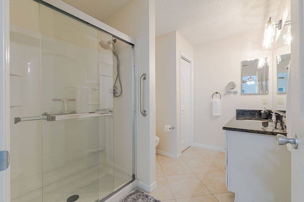 Across pool, golf cart, modernized, private in The Villages, Sumter County