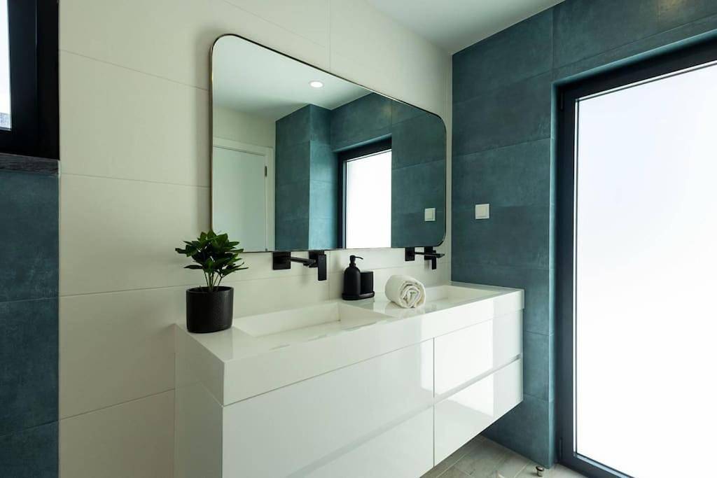 Deluxe Villa in Praia dos Pescadores (Ericeira), Ericeira