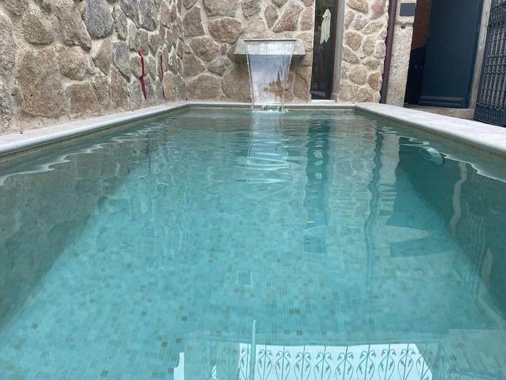 Casa rural para 13 personas, con vistas además de balcón y piscina, Familias con niños en Montánchez