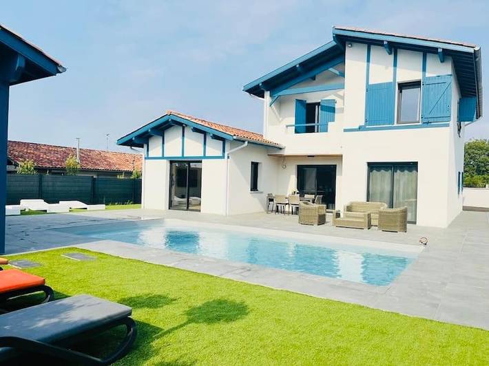 Villa pour 8 personnes, avec Terrasse ainsi que Jardin et Piscine à Arcangues