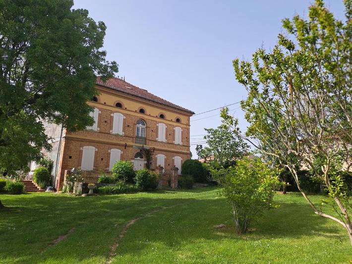 Location de vacances pour 14 personnes, avec Jacuzzi et Terrasse ainsi que Jardin et Vue à Le Fousseret
