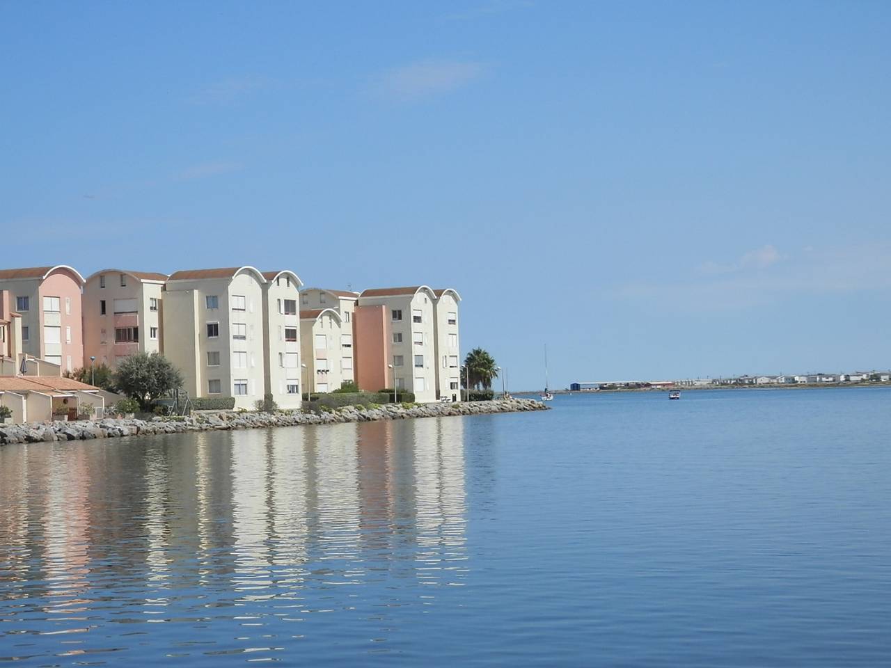 Entire apartment, Gruissan - Sea View T2 - 4 Pers - Private Parking in Gruissan (Ville), Gruissan