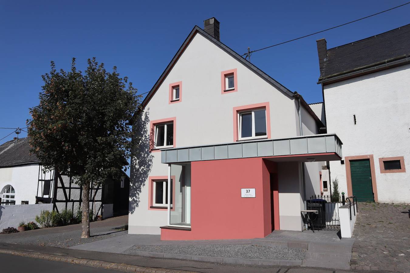 Ganze Ferienwohnung, 2-Bett-Ferienwohnung Aachen in Brockscheid, Vulkaneifel
