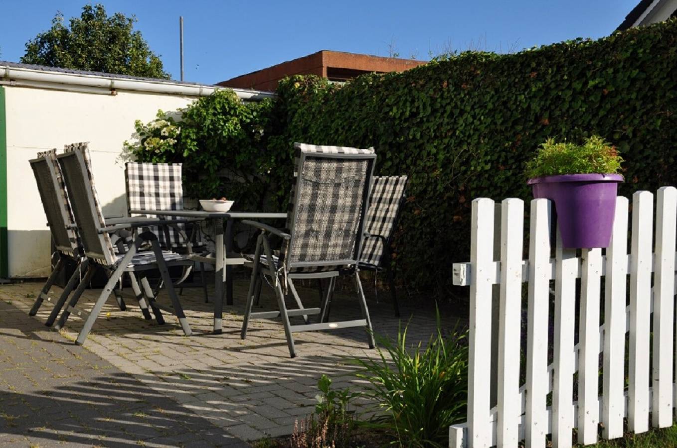 Ganzes Studio, Einzimmerapartment '1 Raum Süden' mit gemeinsamer Terrasse, gemeinsamem Garten und Wi-Fi in Dagebüll, Nordseeküste