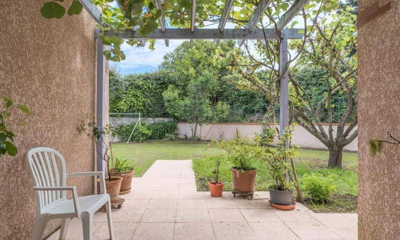 Location de vacances pour 10 personnes, avec jardin ainsi que vue et piscine, adapté aux familles à Balma - 2