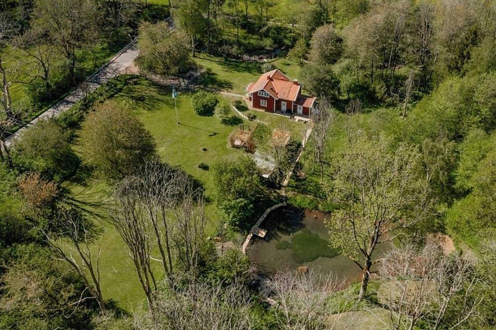 Entspannende Villa mit Kamin und eigenem Bach in Öglunda distrikt, Västergötland