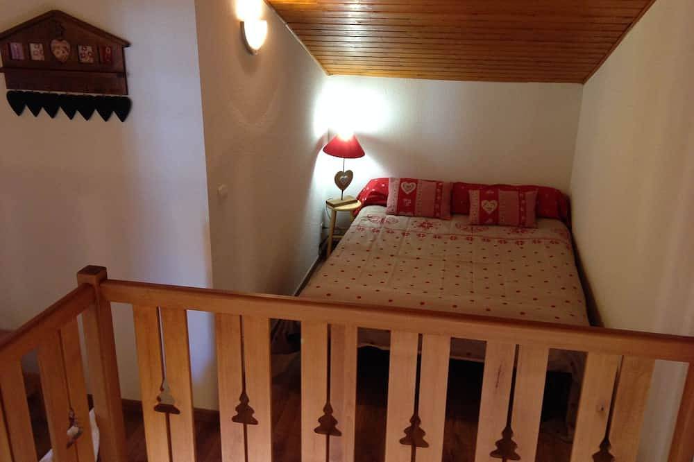 Appartement entier, ⭐⭐Directement sur les pistes⭐⭐ vue panoramique sur le domaine et les montagnes in La Joue du Loup, Le Dévoluy