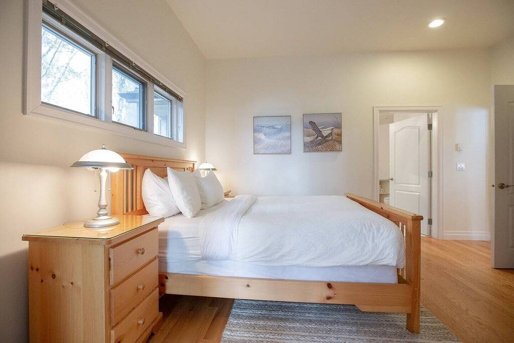 Oceans Edge-Chesterman, Storm watching, sauna, Hot Tub, Pet in Tofino, Alberni-Clayoquot Regional District