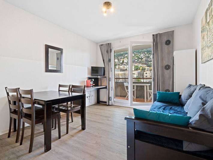 Appartement de vacances pour 4 personnes, avec jardin et piscine