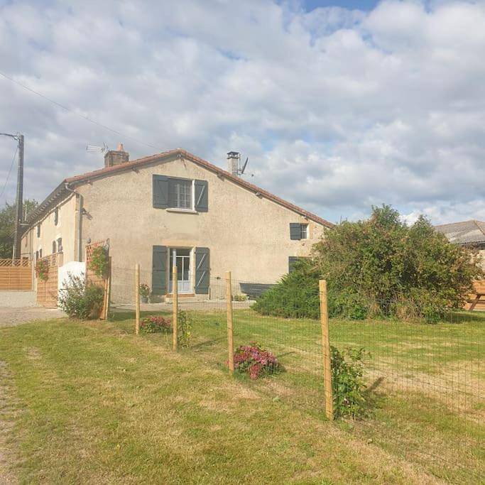 Maison de vacances pour 6 personnes, avec terrasse ainsi que jacuzzi et piscine