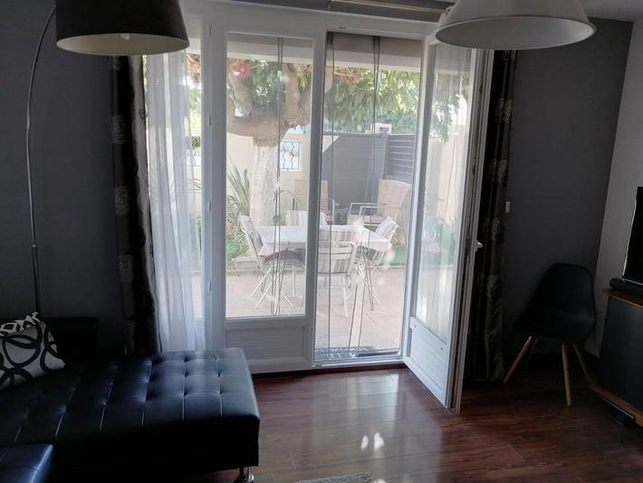 Gîte pour 2 personnes, avec jardin et piscine à Valros - 3