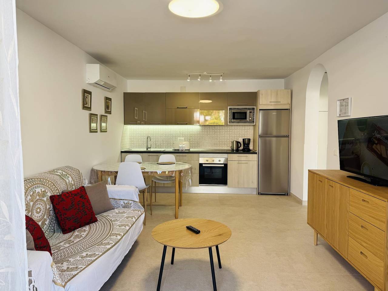 Geheel vakantieappartement, Vakantieappartement voor 3 personen met zwembad in Playa de las Américas, Arona