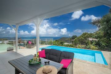 Villa pour 6 personnes, avec terrasse ainsi que jardin et piscine en Martinique