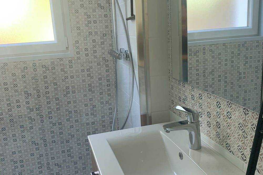 Ganze Wohnung, Studio la Voie Verte Wifi + Tv in Lorient, Côte des Mégalithes