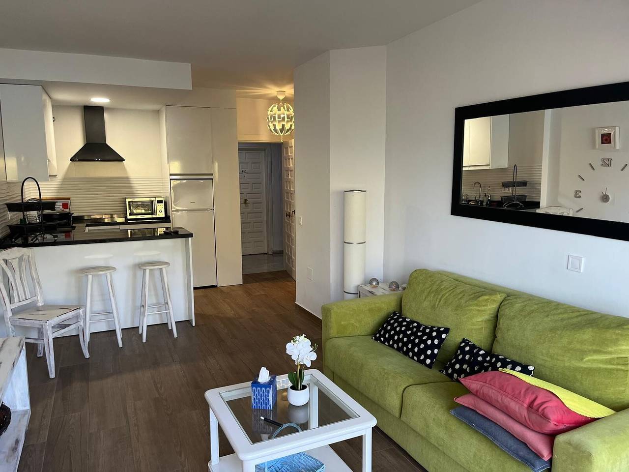 Apartamento entero, Apartamento 'Chris' con piscina compartida, Wi-Fi y aire acondicionado in Benalmádena Costa, Benalmádena