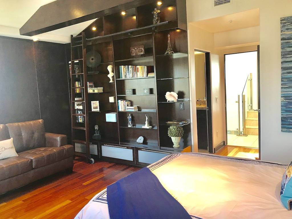 Ihr Oceanfront Beach Houz in Encinitas, San Diego County