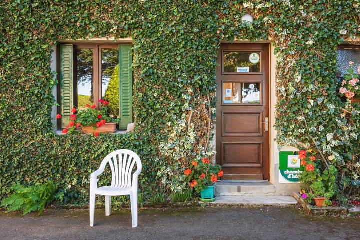 Chambres d'hôtes bellevue - chambre 3 in Junhac, Région d'Aurillac