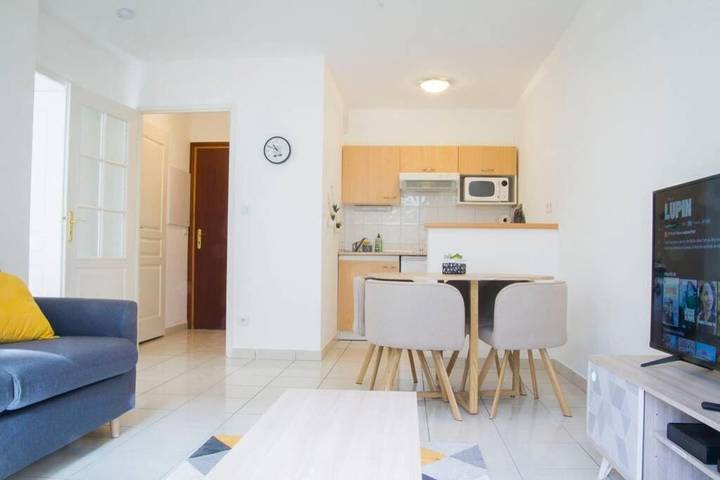 Gîte pour 4 personnes, avec piscine et terrasse à Chalezeule - 3