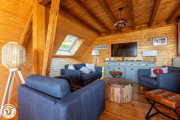 Gîte pour 12 personnes, avec terrasse ainsi que jacuzzi et sauna à Besse-et-Saint-Anastaise - 2