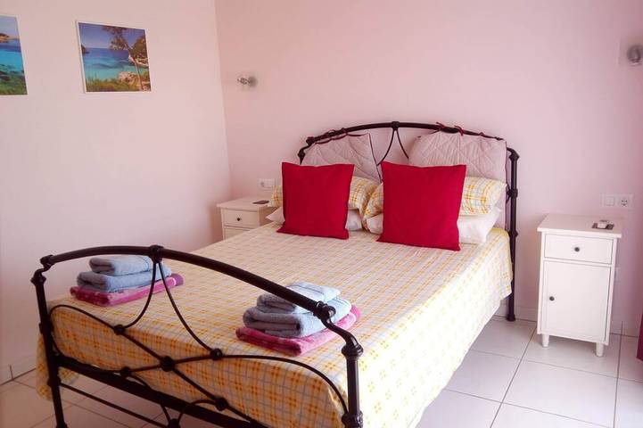 Private Villa with Garden/Pool/ WIFI/Aircon - Muntanya, Beautiful Hillside Property close to the For... in l'Escala, Oberampurien