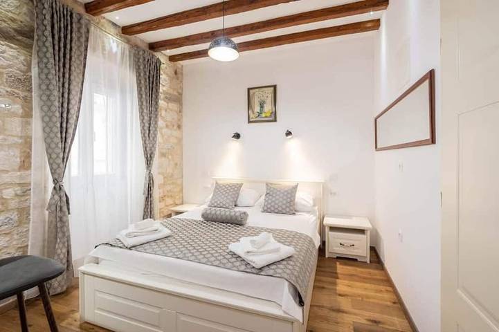 Stephane City Vibe Suites - Double Room in Trogir, Split-Dalmatia