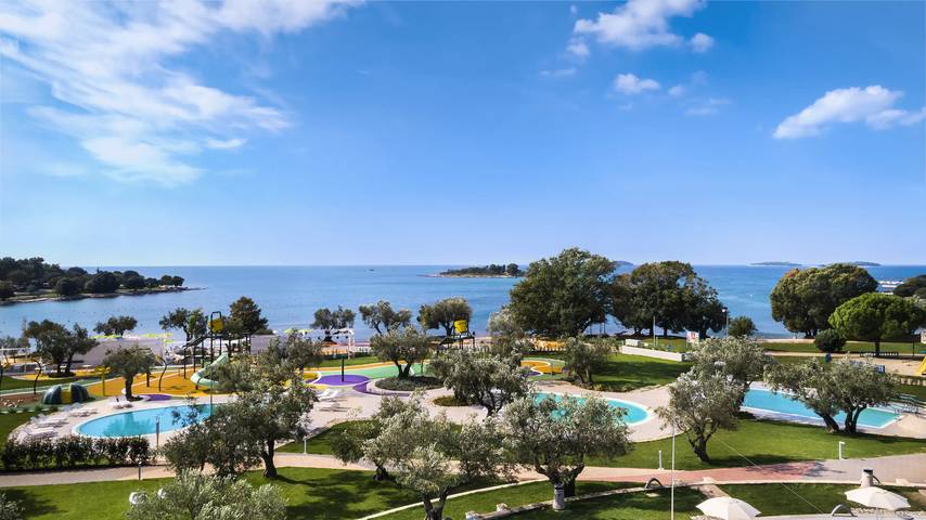Camping für 4 Personen, mit Terrasse und Pool in Rovinj