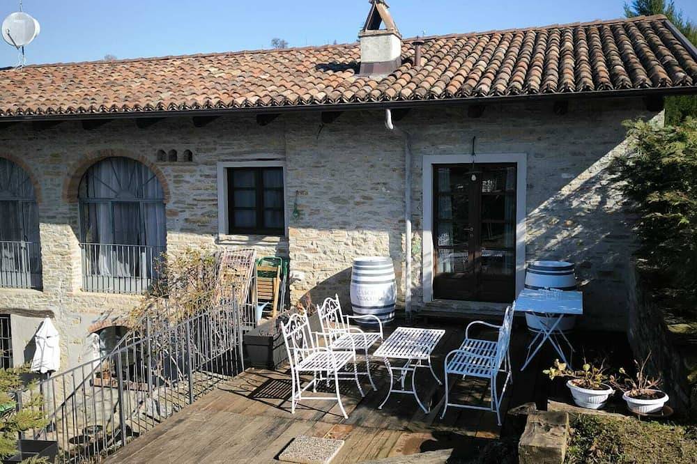 Geheel appartement, Cà Tinola, Apartment with Jacuzzi in Mango , Langhe
