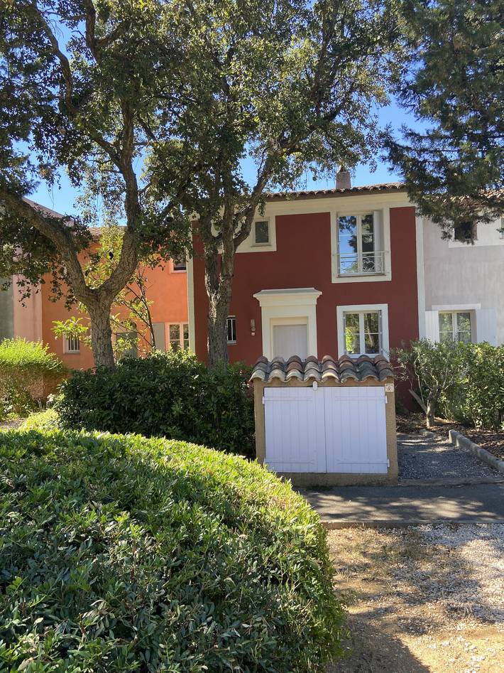 Gîte pour 6 personnes, avec jacuzzi ainsi que piscine et sauna, adapté aux familles