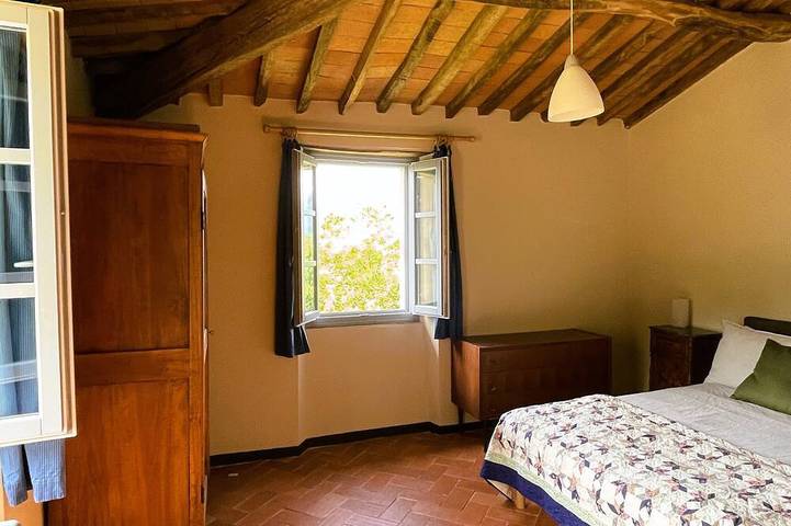 18th century Tuscan farmhouse in the Garfagnana in Barga, Parco Regionale delle Alpi Apuane
