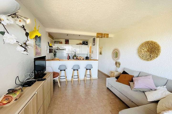 Gîte pour 6 personnes, avec terrasse dans Gare du Club Med Cocody