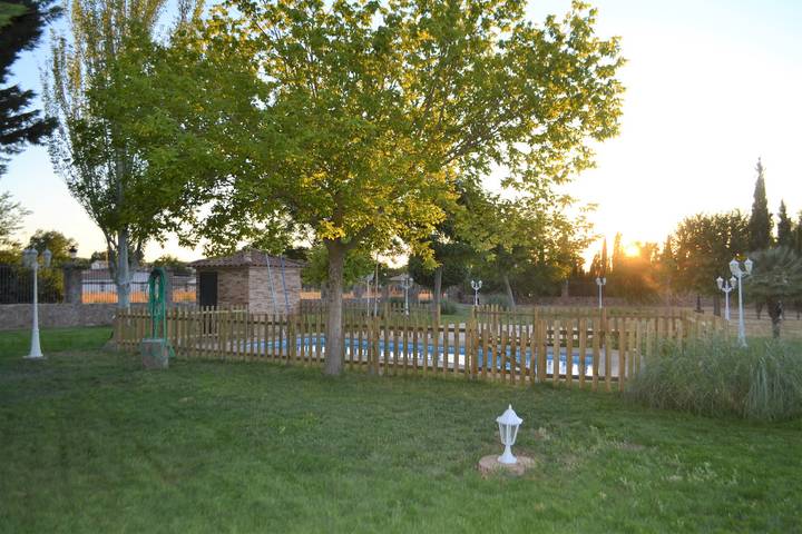 Granja para 12 personas, con jacuzzi además de jardín y balcón en Castilla-La Mancha - 4