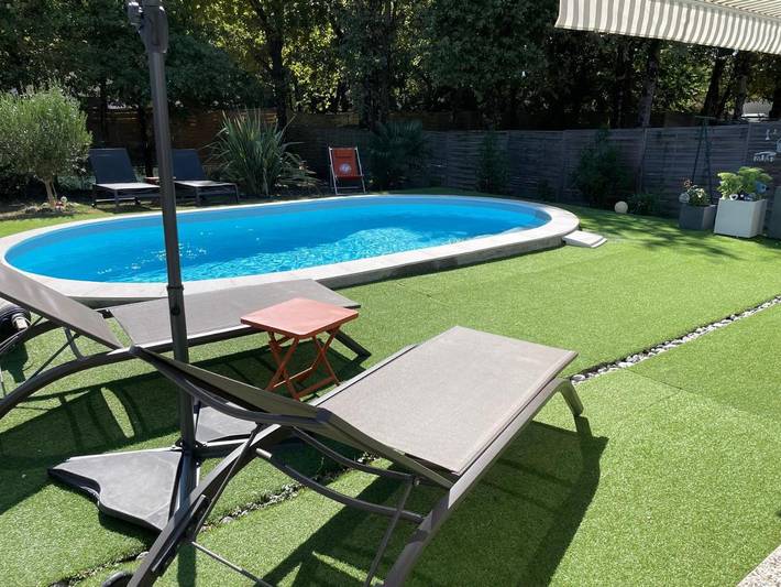 Location de vacances pour 2 personnes, avec vue et piscine ainsi que jardin et terrasse à Castelsarrasin - 4