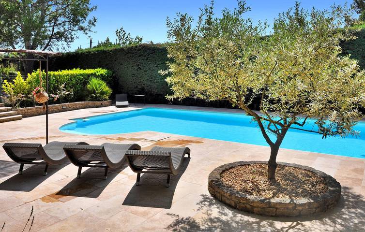 Location de vacances pour 9 personnes, avec piscine et terrasse à Lacoste - 4
