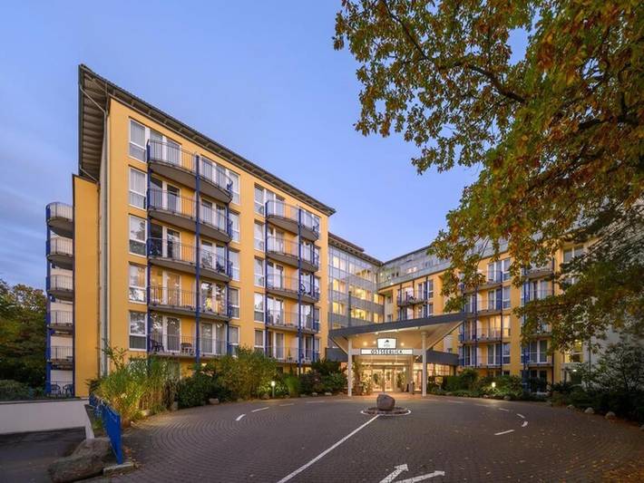 Ferienpark für 4 Personen, mit Balkon und Pool sowie Sauna in Binz