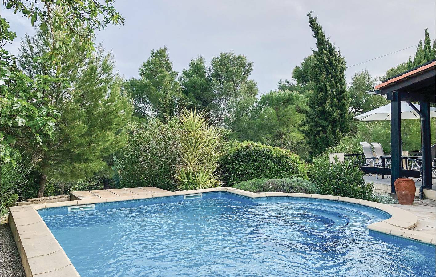 Appartement confortable de 2 chambres à coucher : Piscine, Parking & WiFi in Pouzols-Minervois, Côte méditerranéenne (France)