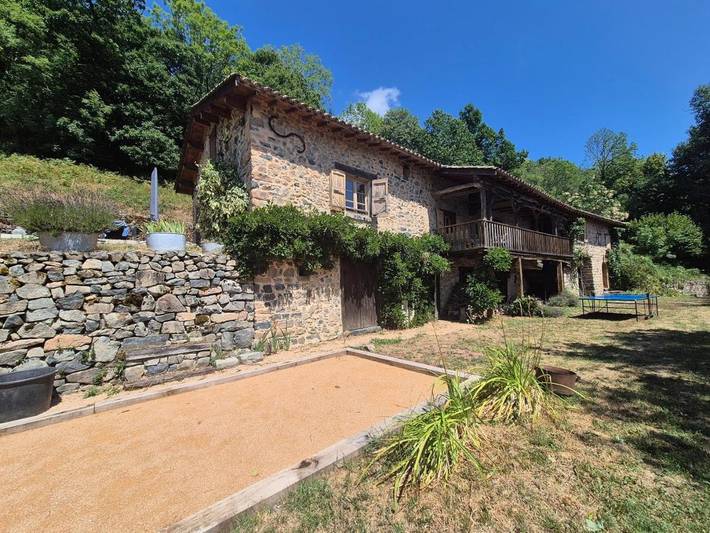 Location de vacances pour 10 personnes, avec Balcon et Terrasse ainsi que Jardin et Vue à Vernay