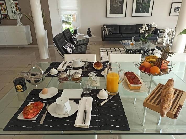 Maison d’hôte pour 2 personnes, avec vue sur le lac et jardin ainsi que vue et piscine à Cournon-d'Auvergne - 4