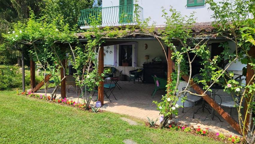 Location de vacances pour 4 personnes, avec jardin ainsi que piscine et vue, animaux acceptés à Chieri - 3