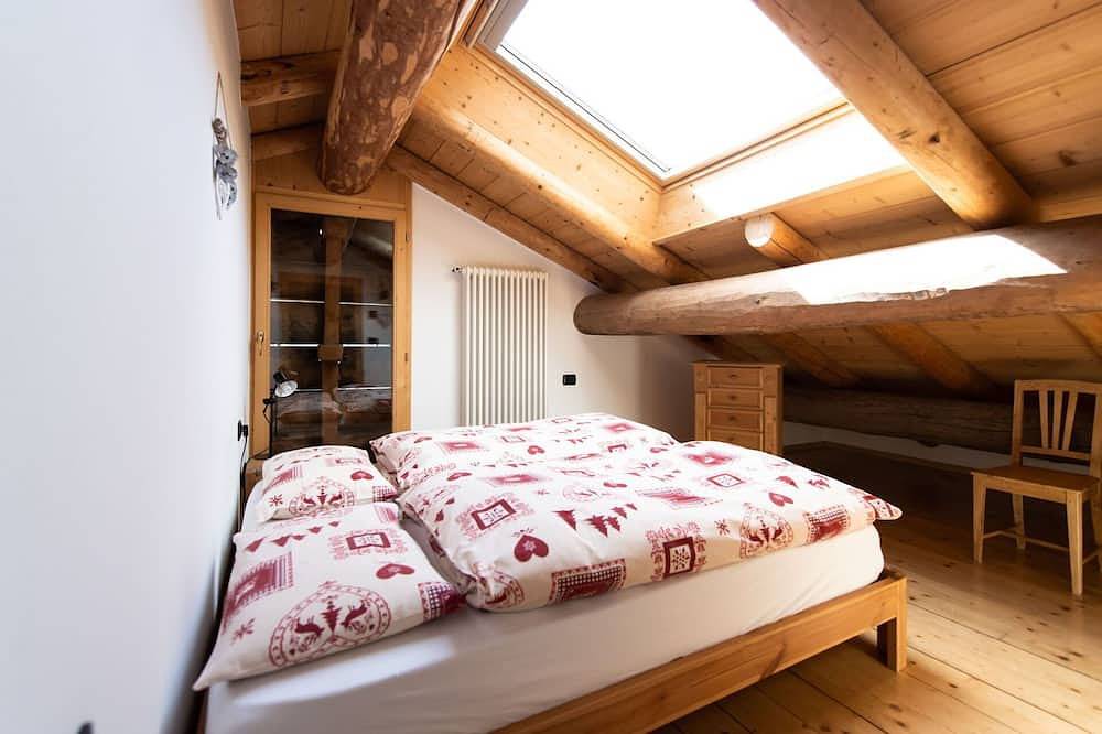 Appartamento intero, Accogliente appartamento per 9 persone con Wifi, Tv e animali ammessi in Dolomiti Superski