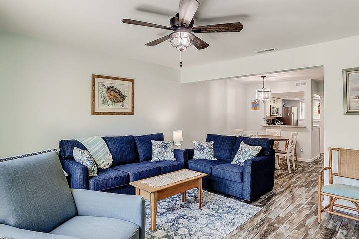 Villa for 6 people, with balcony and pool in South Carolina