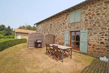 Gîte pour 6 personnes, avec jardin à Saint-Mathieu